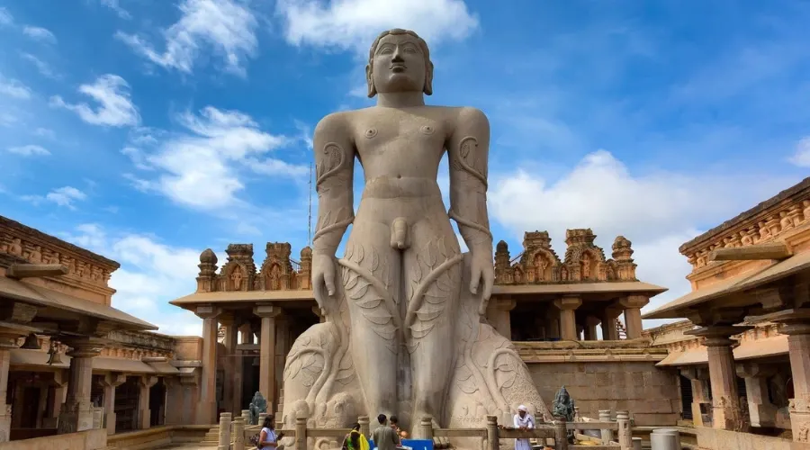 Bahubali Statue (Gomateshwara Statue)