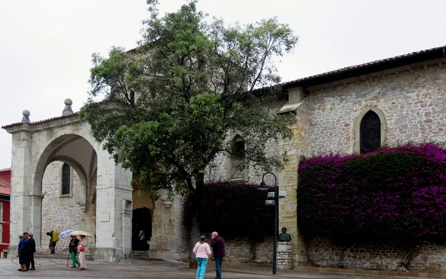 Basílica de Santa María del Conceyu