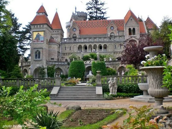 Bory Castle