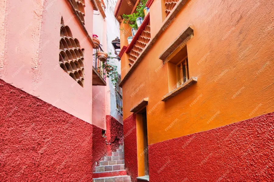 Callejón del Beso (Alley of the Kiss)
