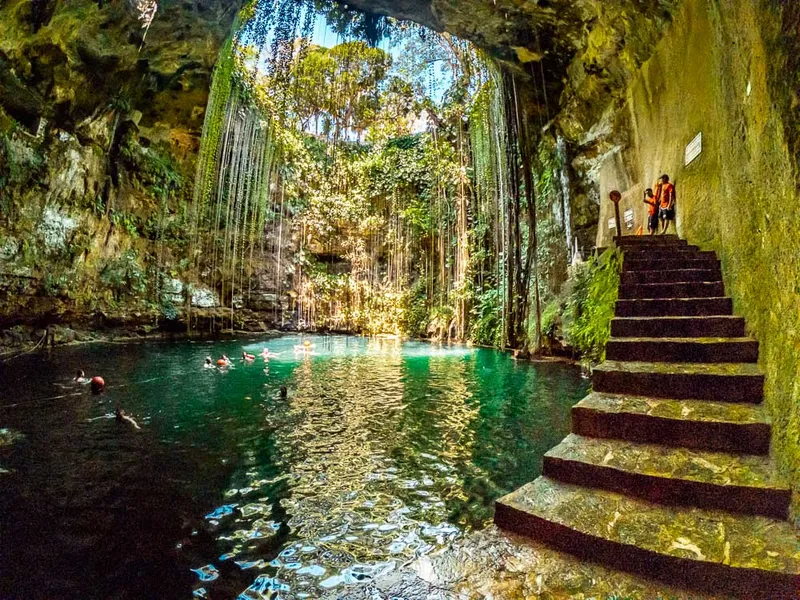 Cenote Azul