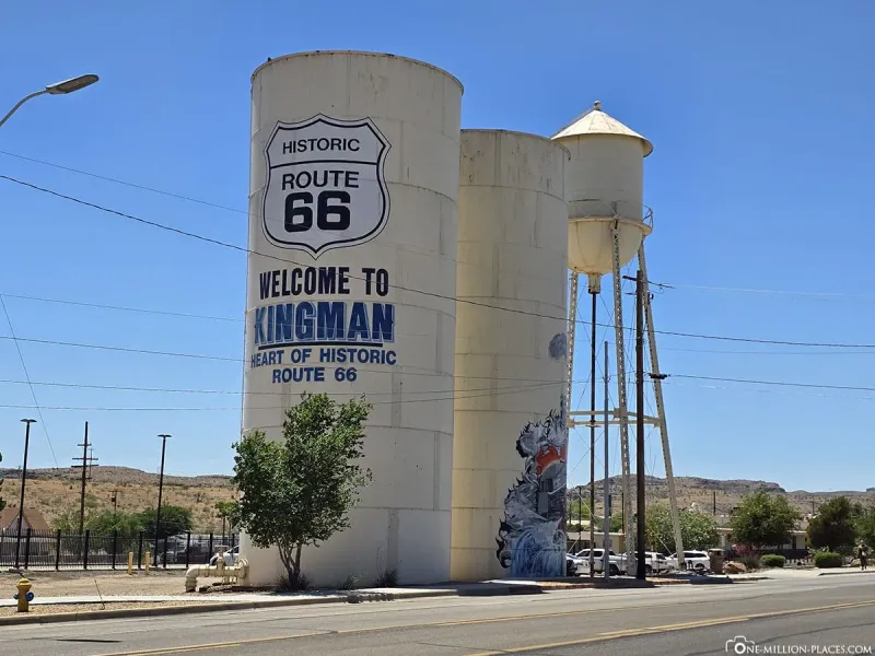 Drive Route 66 / Historic stops en route (Kingman / Seligman)