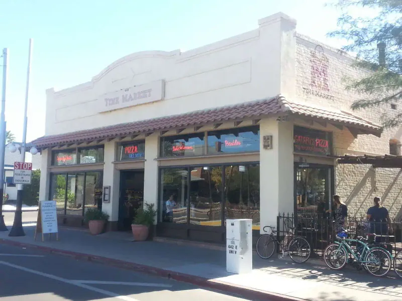 Fourth Avenue shopping & dining