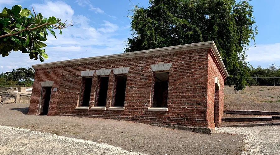 Giddy House
