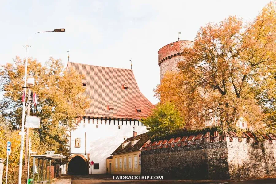 Kotnov Castle