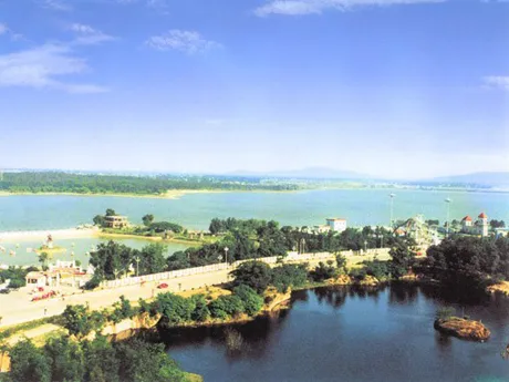 Longzihu Lake