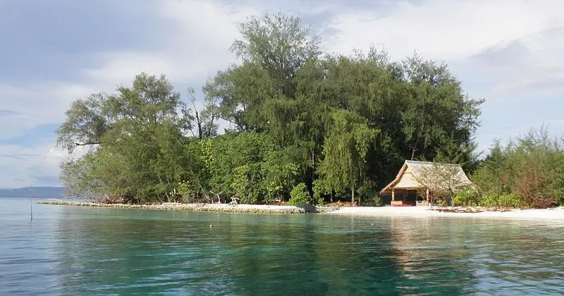 Naru Island Beaches