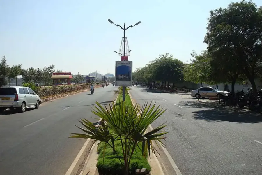 Necklace Road