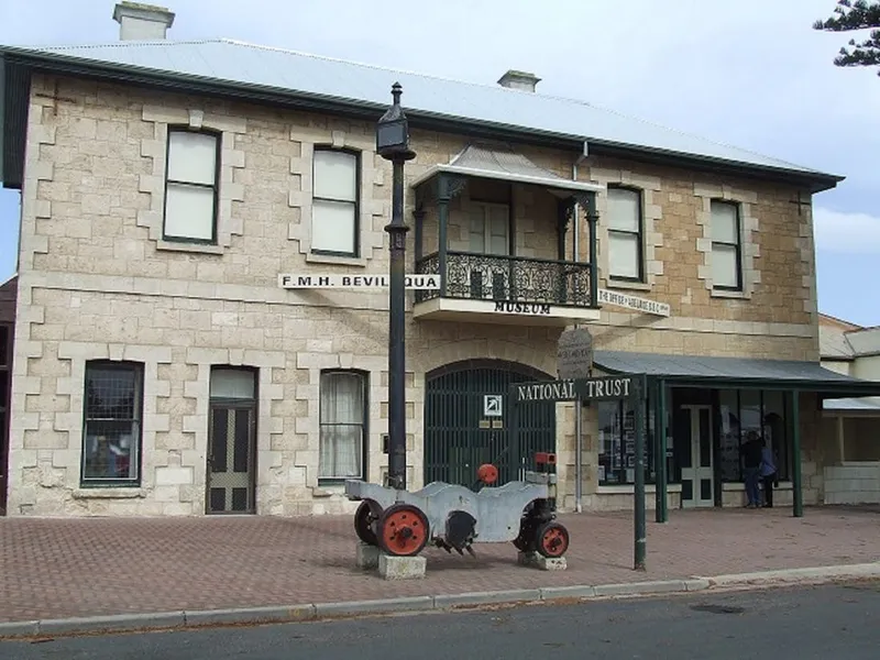 Old Wool and Produce Store Museum