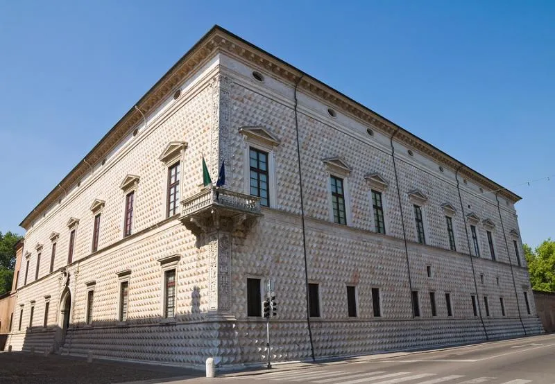 Palazzo dei Diamanti