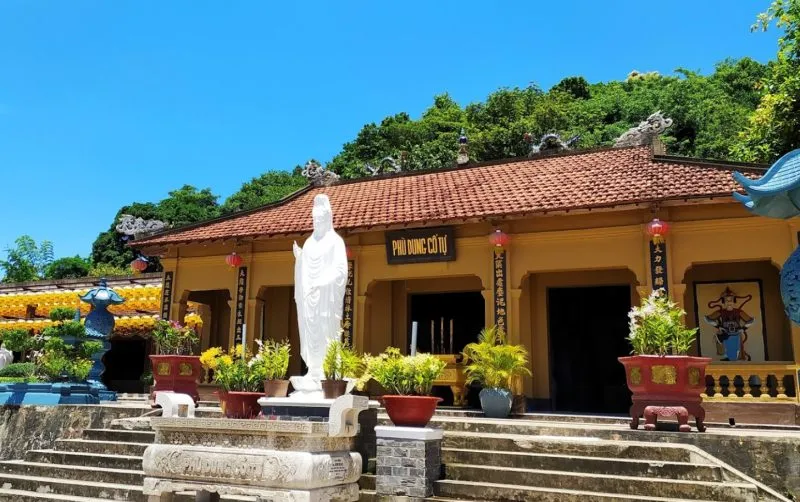 Phu Dung Pagoda
