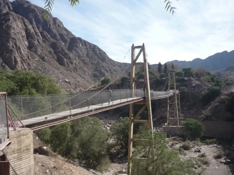 Puente Colgante Nono