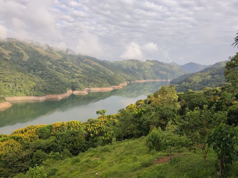 Represa Amaní
