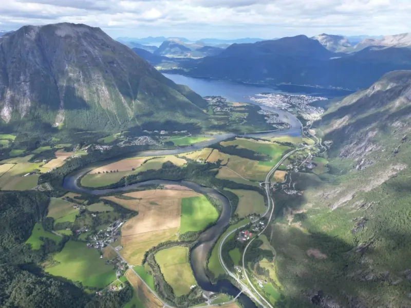 Romsdalseggen Ridge