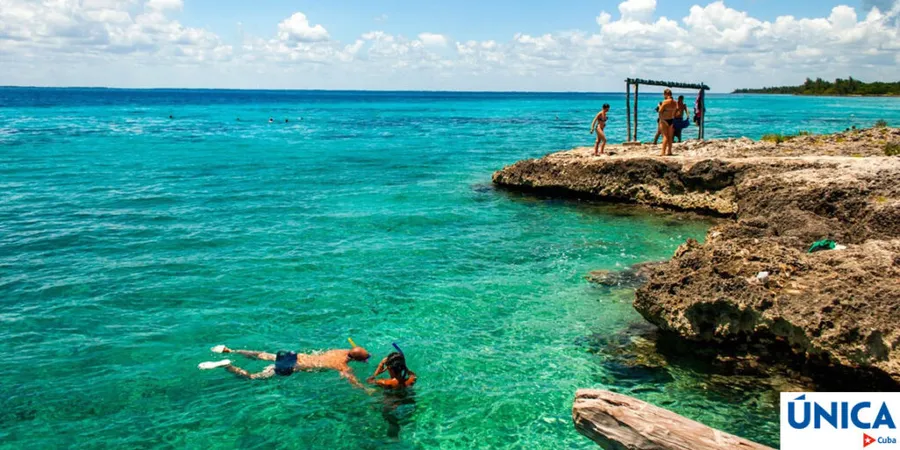 Snorkeling and Diving Sites near Cayo Blanco