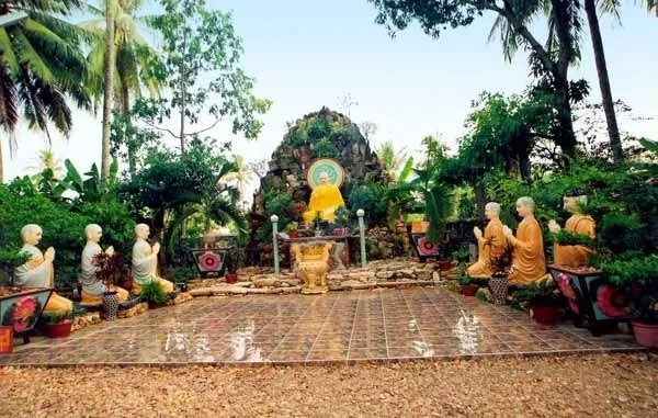 Tam Bao Pagoda