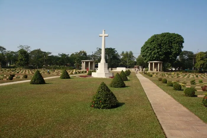 Thanbyuzayat War Cemetery