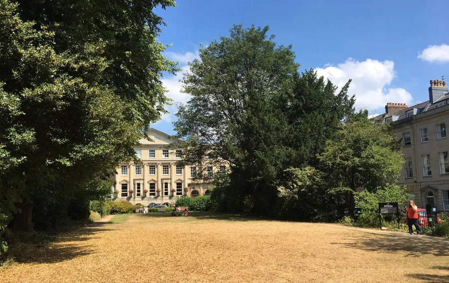 The Mall Gardens