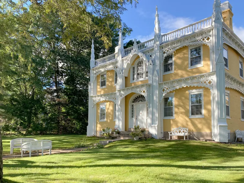 Wedding Cake House