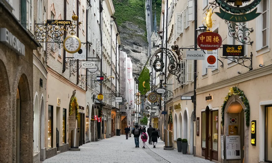 Baroque Bites: Authentic Austrian Taverns and Dining Gems in Salzburg