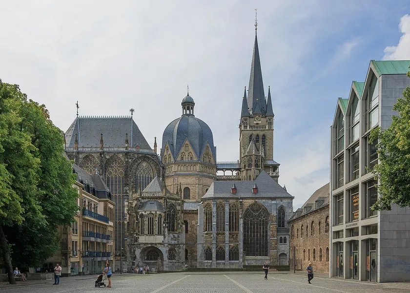 Imperial Comfort: The Best Mid-Range Hotels in Aachen