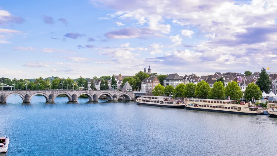 Historic Comfort, Modern Value: Top Mid-Range Hotels in Maastricht