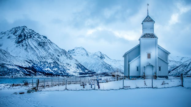  Klosterruinene på Gimsøy (Gimsøy Monastery Ruins)