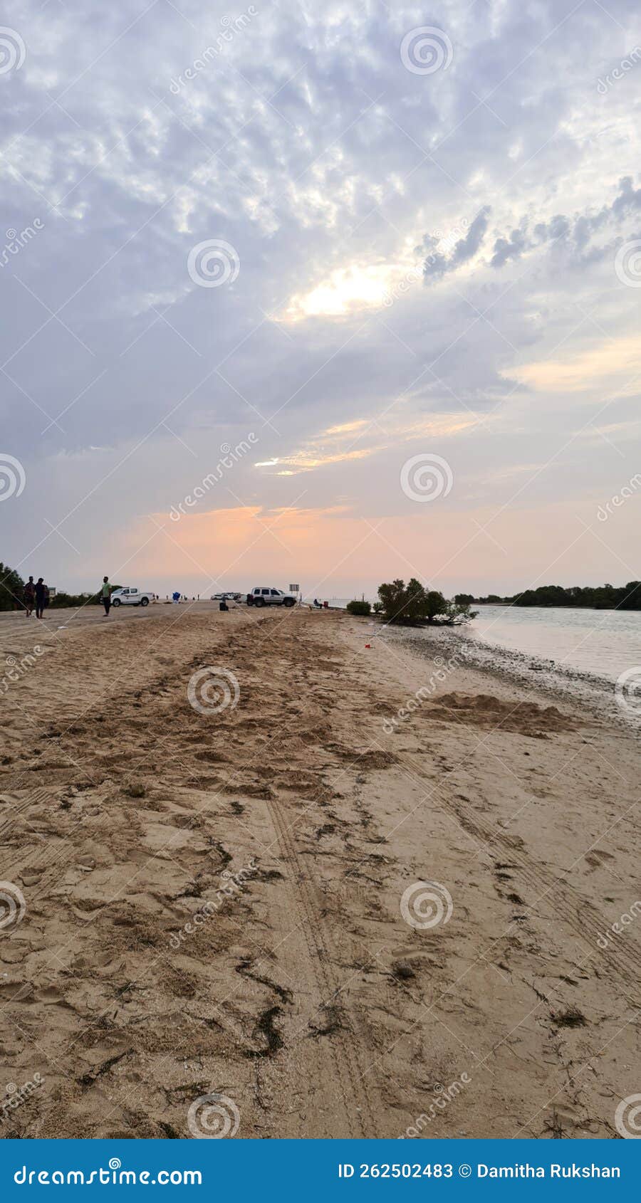 Al Thakhira Corniche