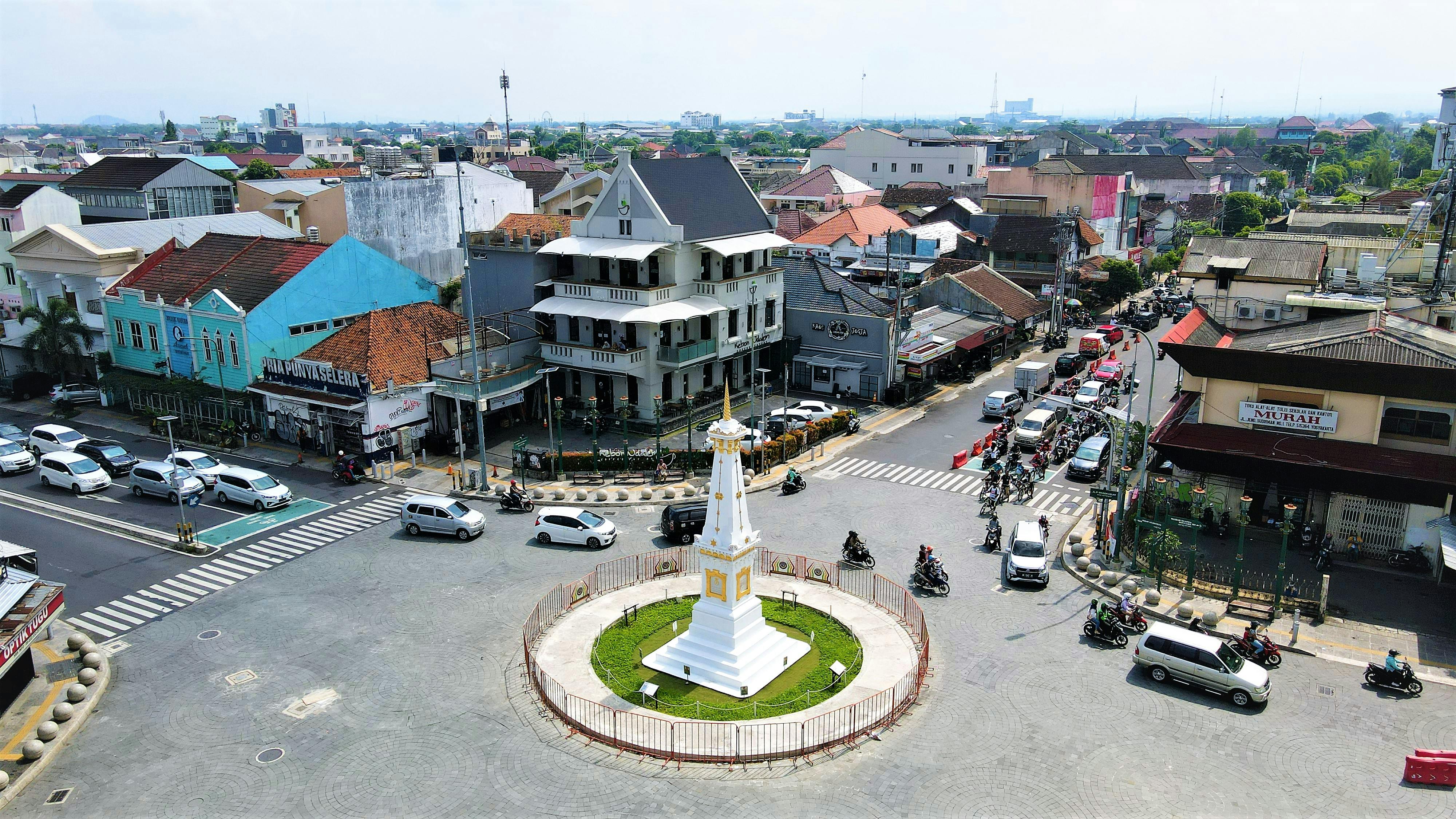 Alun-Alun Tugu Malang