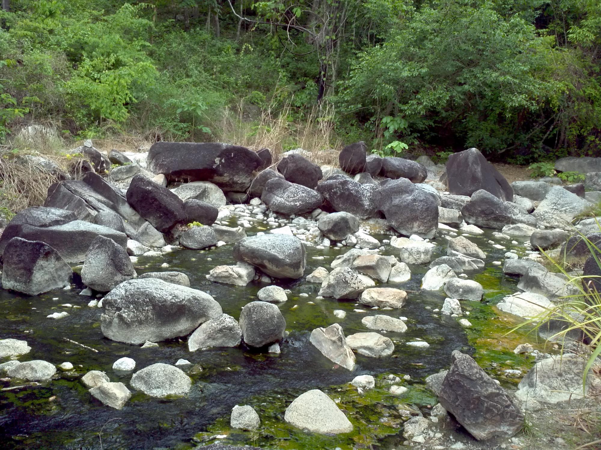 Bo Khlueng Hot Spring