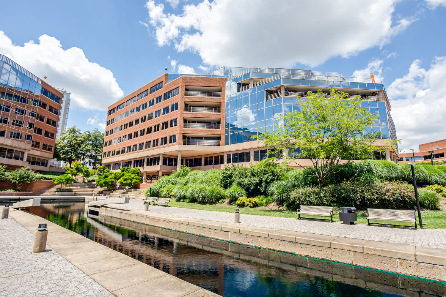 Canal Center Plaza