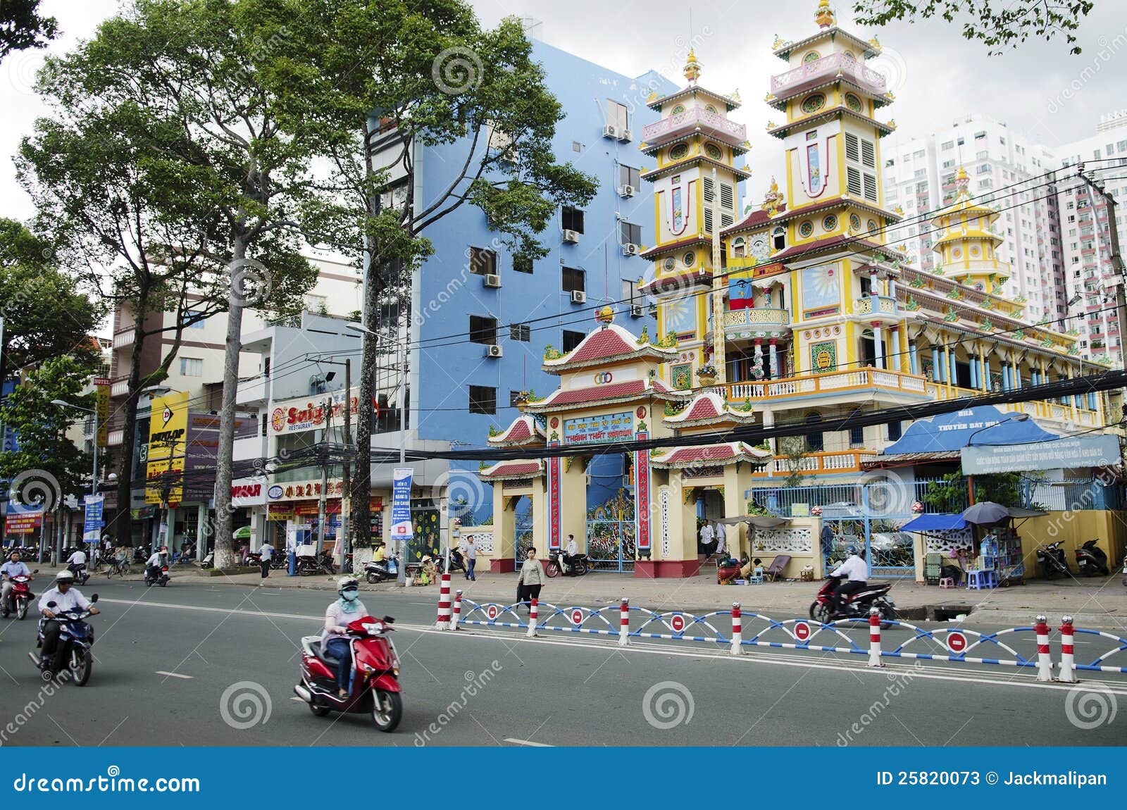 Cao Dai Temple