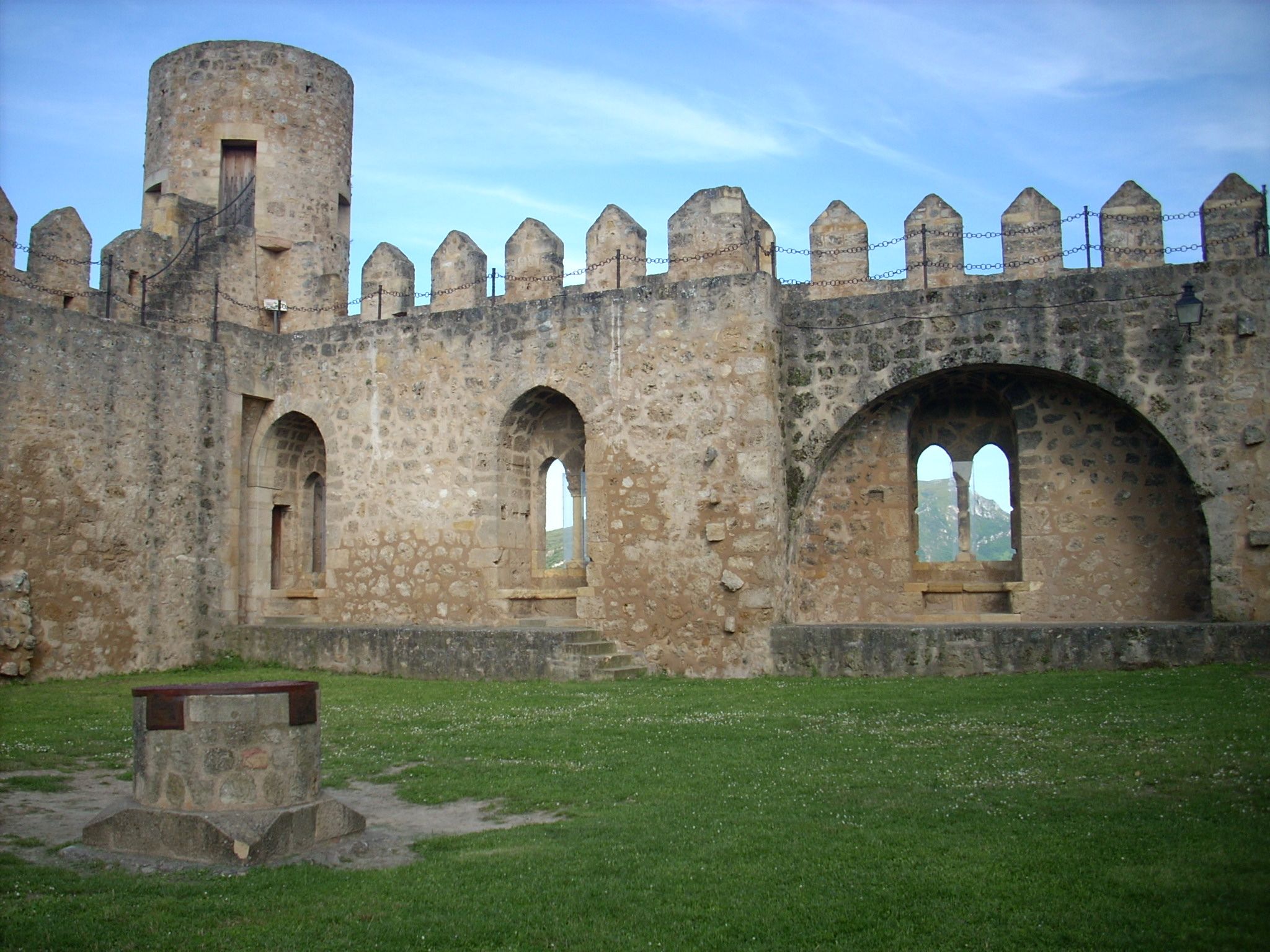 Castillo de Frías (Castle of Frías)