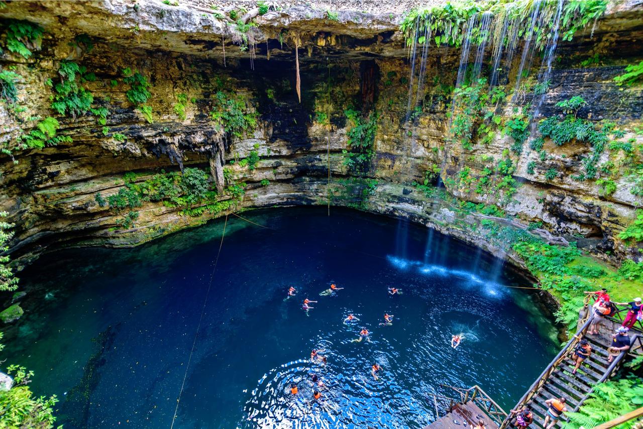 Cenote Dos Ojos