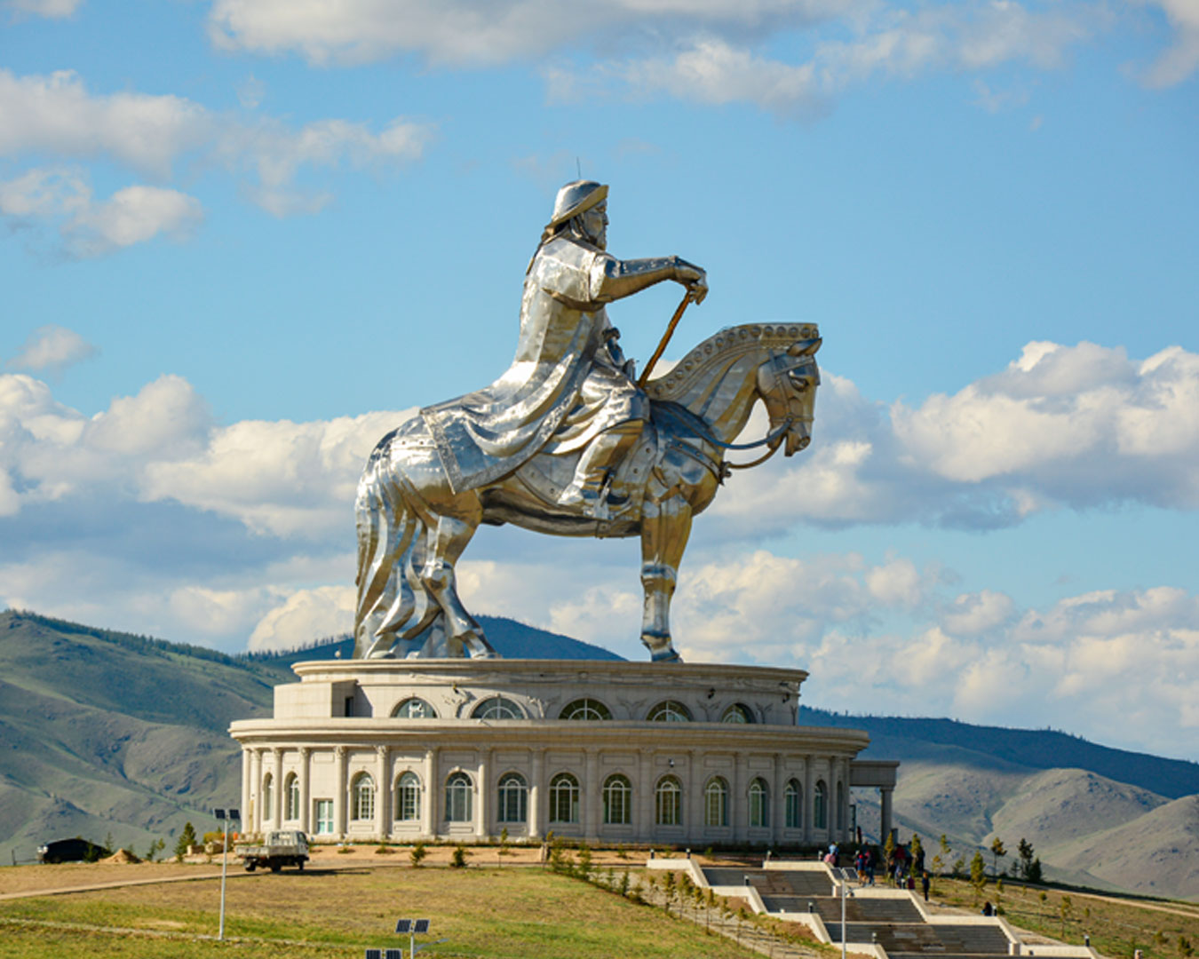 Chinggis Khaan Statue