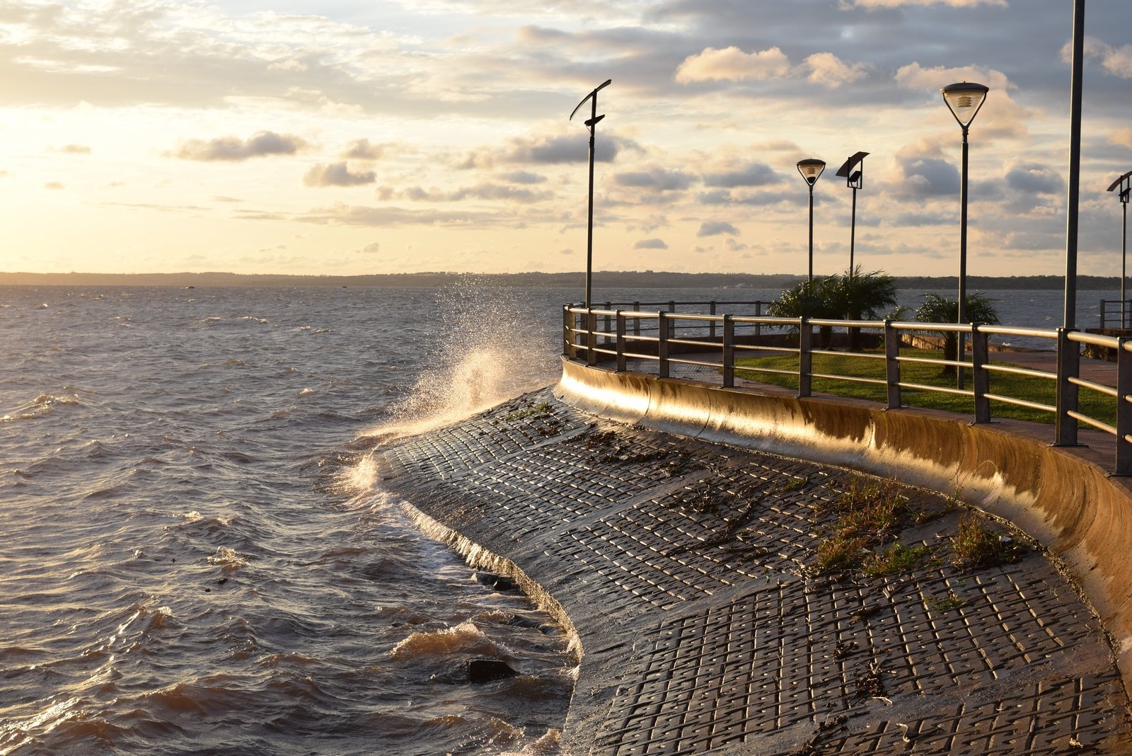 Costanera de la Ciudad de Encarnacion