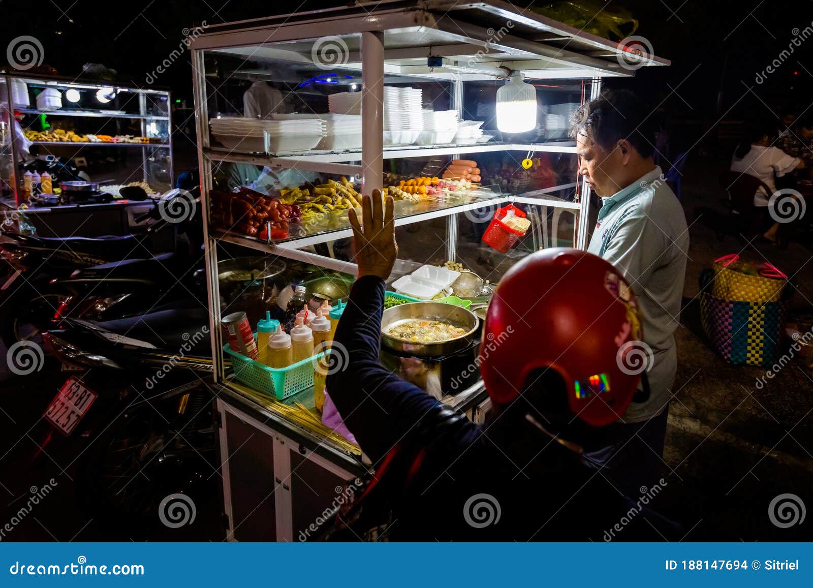 Dinh Cau Night Market