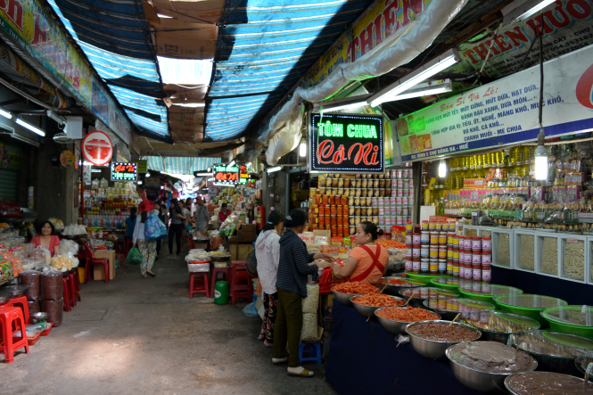 Dong Ba Market