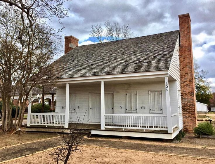 Durst-Taylor Historic House and Gardens