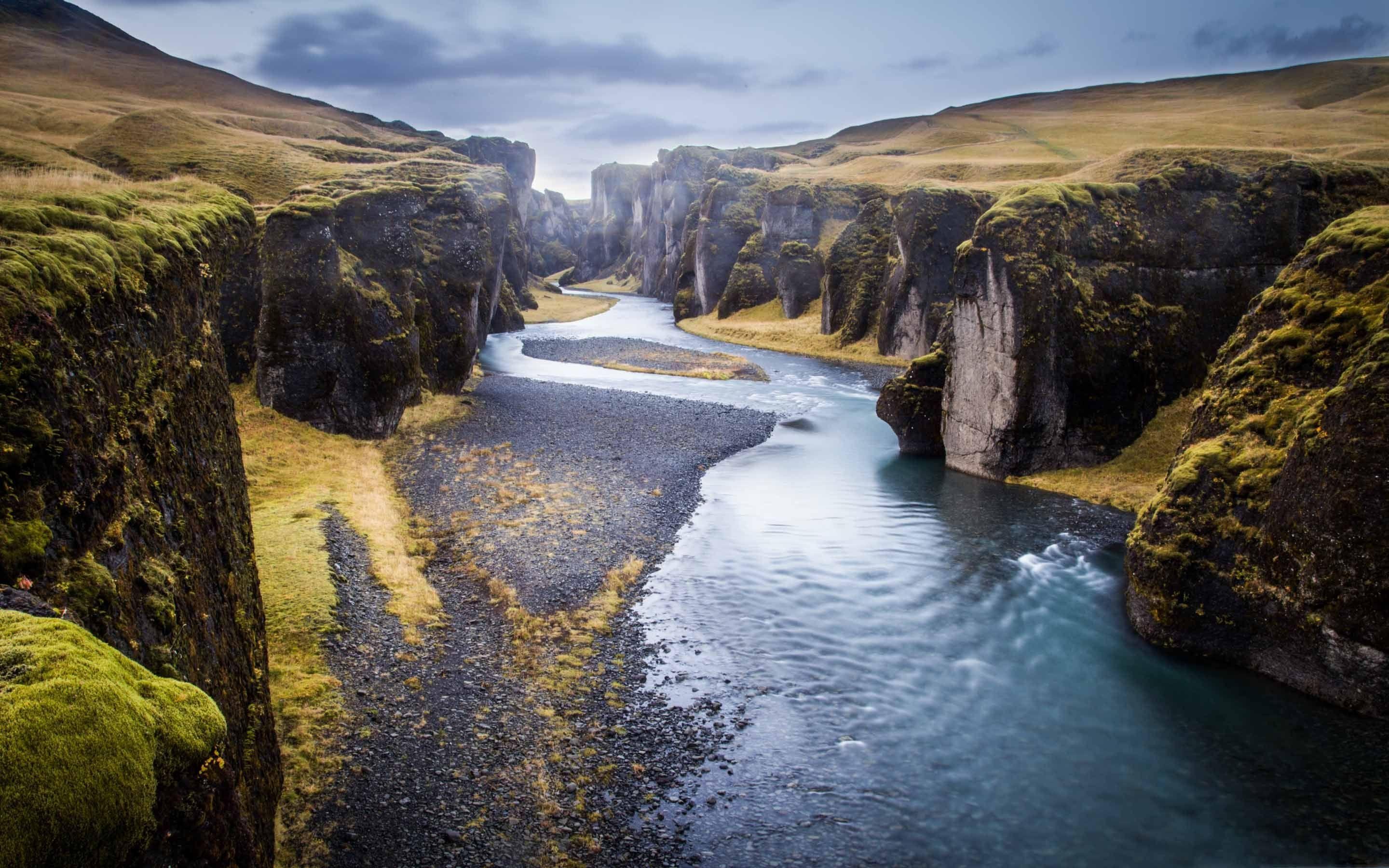 Fjaðrárgljúfur Canyon