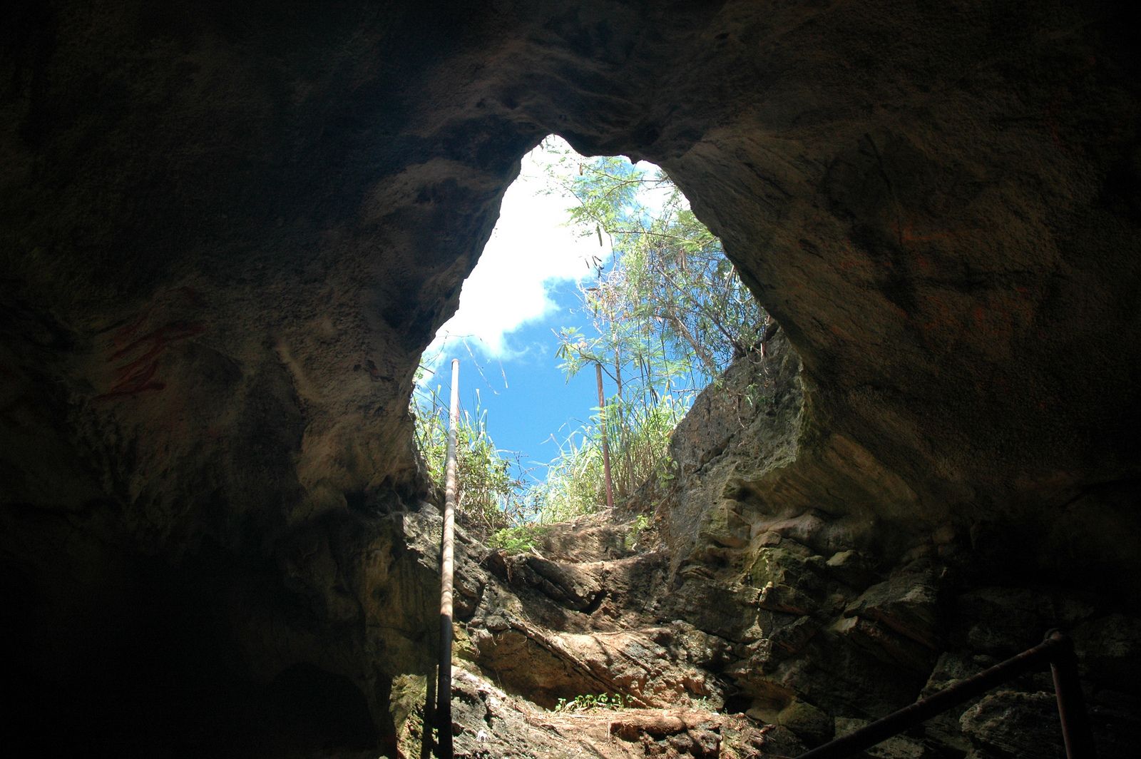 Hatchet Bay Cave