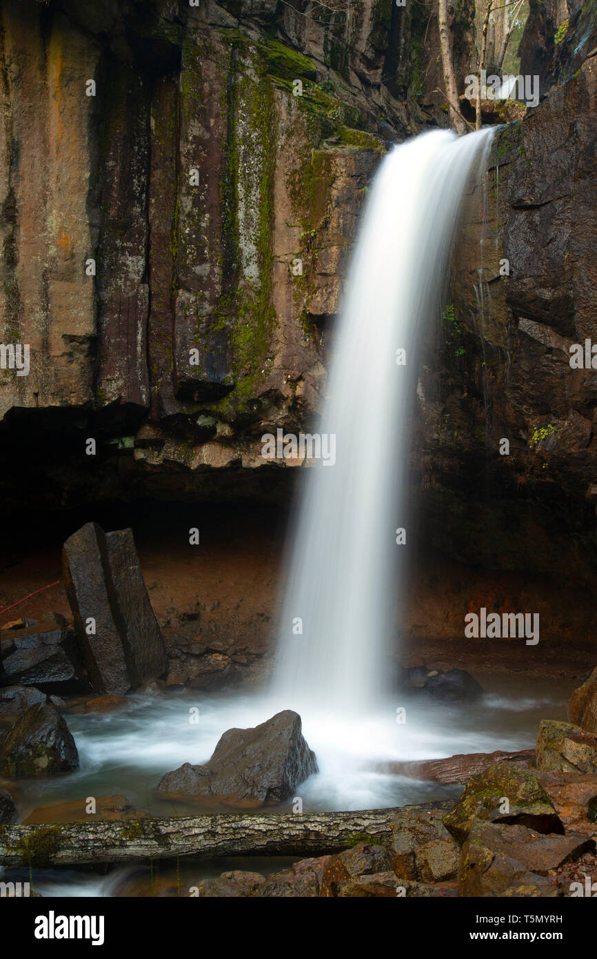 Hedge Creek Falls