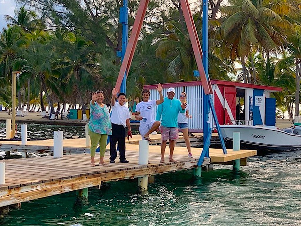 Island Hopping to Nearby Cays