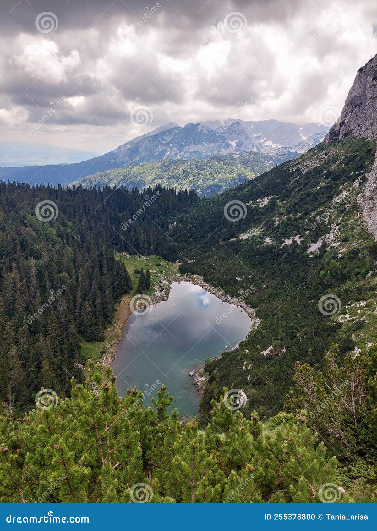 Jablan Lake (Jablanovo Jezero)