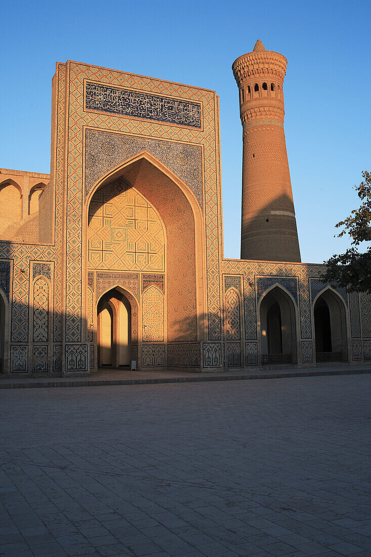 Kalon Minaret and Mosque