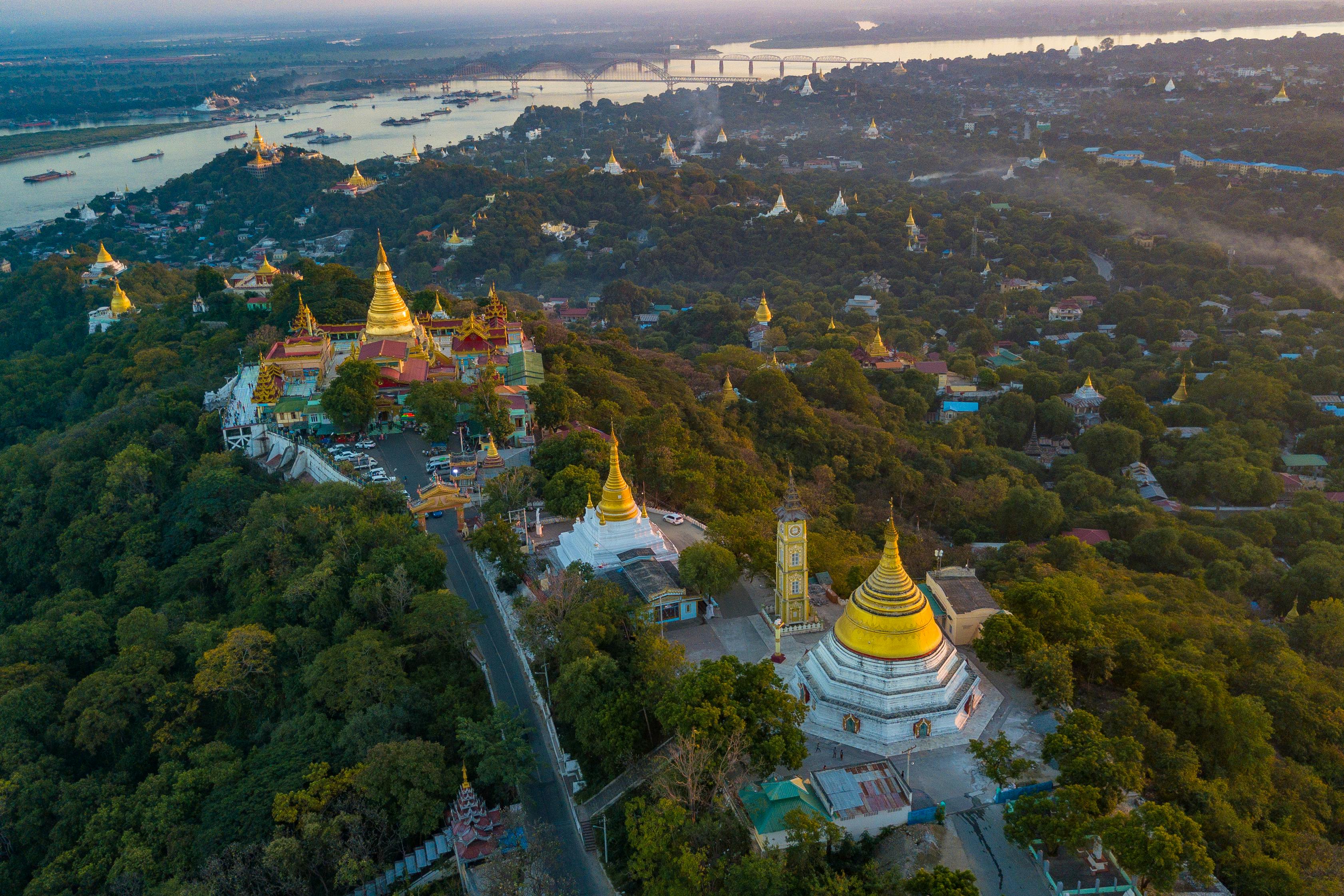 Kambazathadi Golden Palace