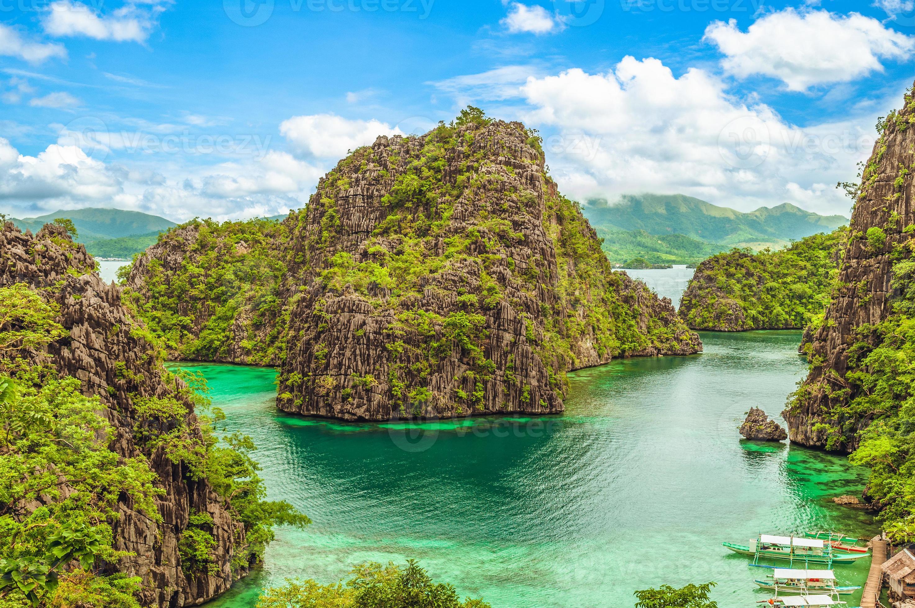 Kayangan Lake