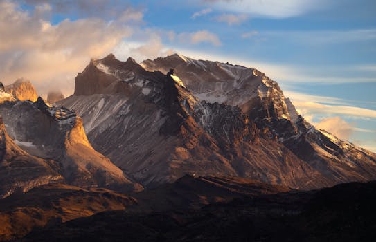 Las Torres Base Trail