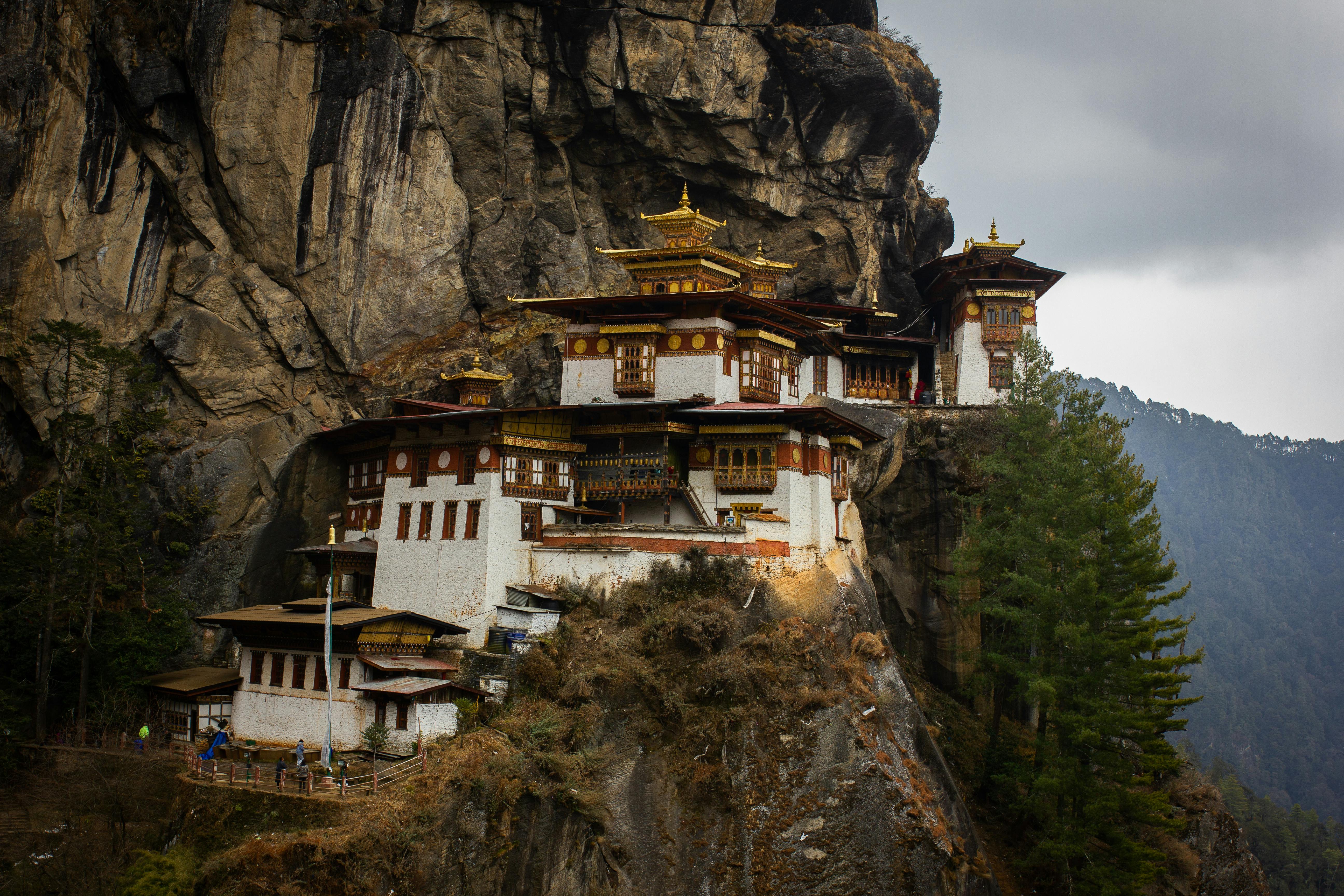 Lhakhang Karpo