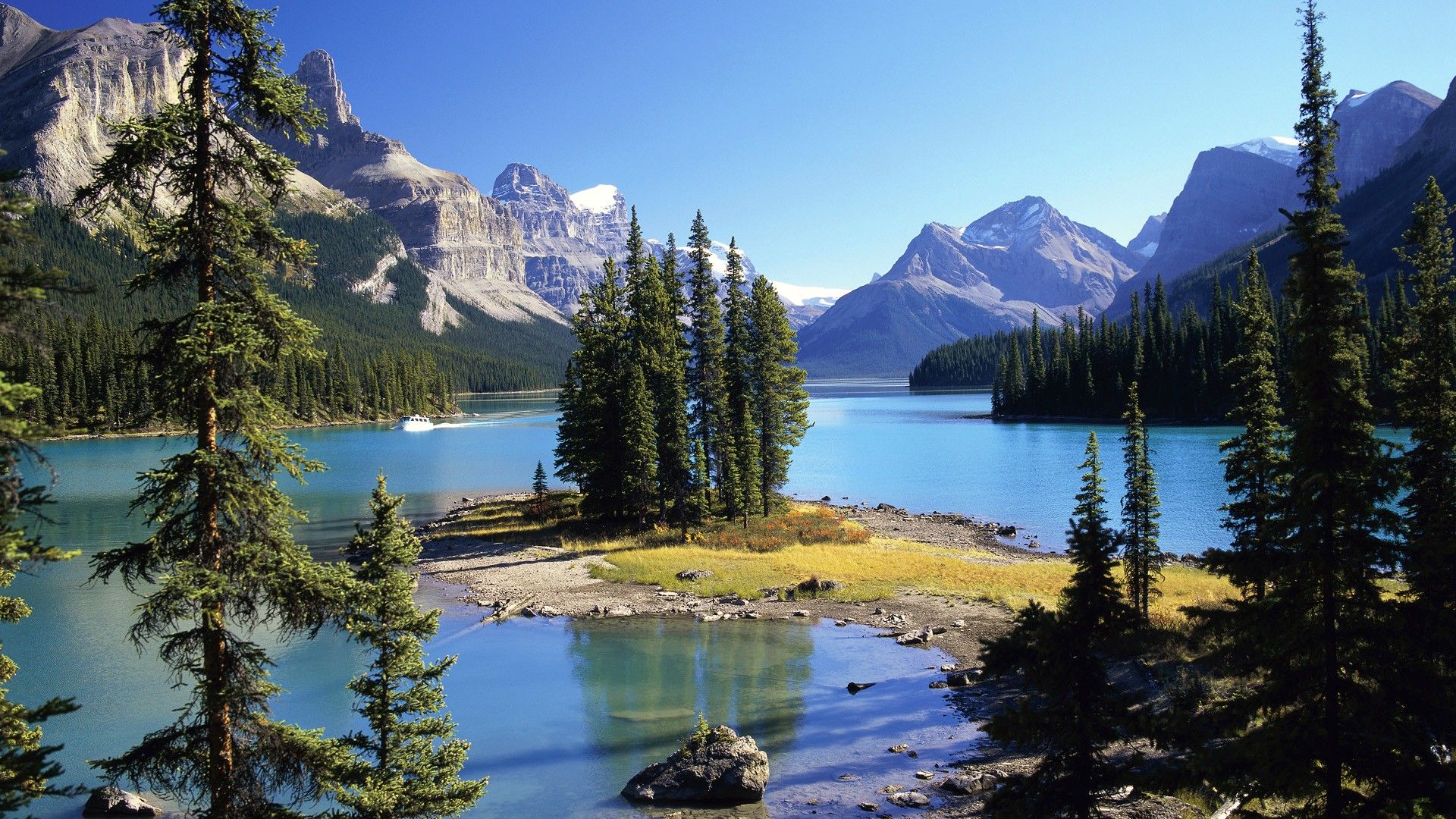 Maligne Lake